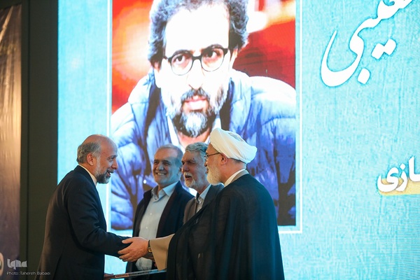 مراسم تجلیل از خادمان قرآن کریم