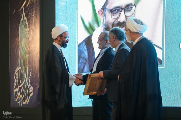 مراسم تجلیل از خادمان قرآن کریم