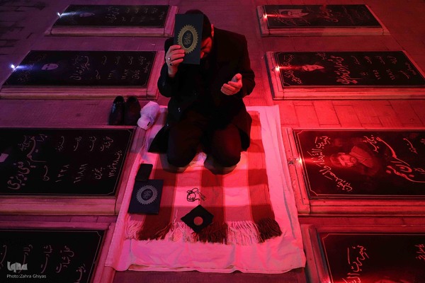 مراسم شب قدر در گلزار شهدای وادی رحمت تبریز