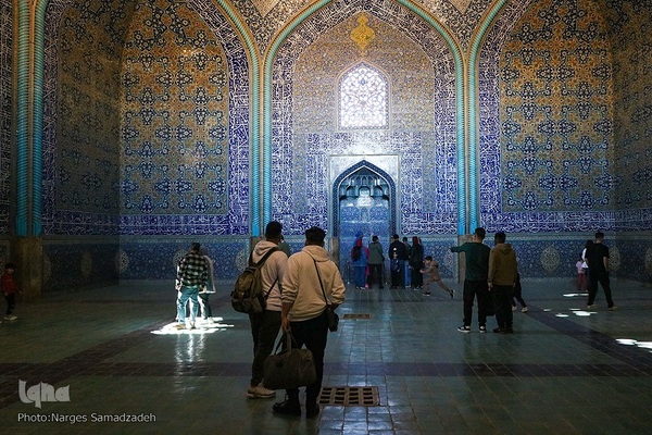 نقش جهان میزبان مسافران نوروزی نصف جهان