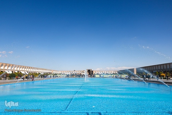 نقش جهان میزبان مسافران نوروزی نصف جهان