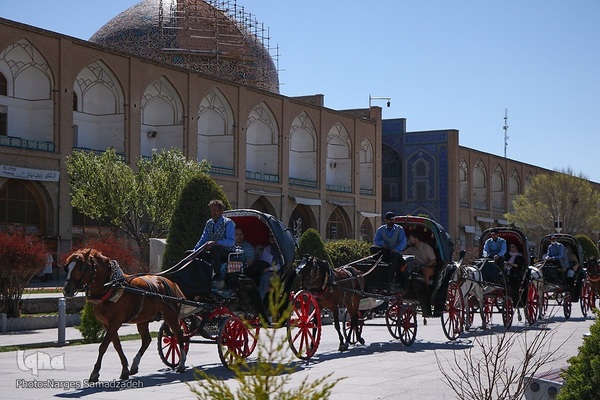 نقش جهان میزبان مسافران نوروزی نصف جهان