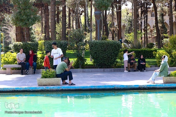 نرگس صمدزاده