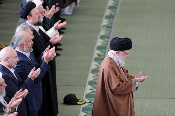 اقامه نماز عید فطر به امامت رهبر معظم انقلاب اسلامی