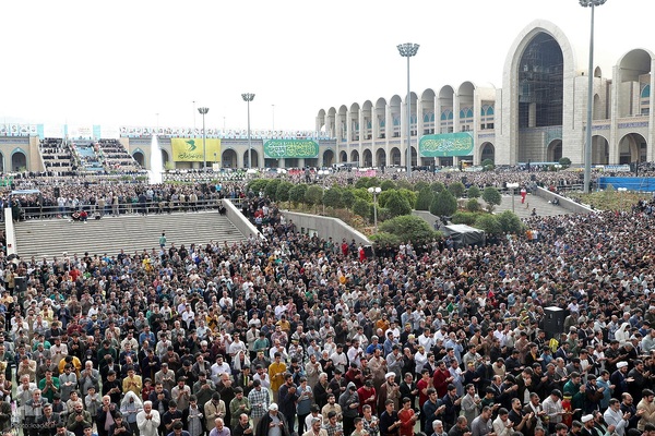 اقامه نماز عید فطر به امامت رهبر معظم انقلاب اسلامی