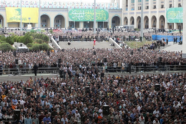 اقامه نماز عید فطر به امامت رهبر معظم انقلاب اسلامی