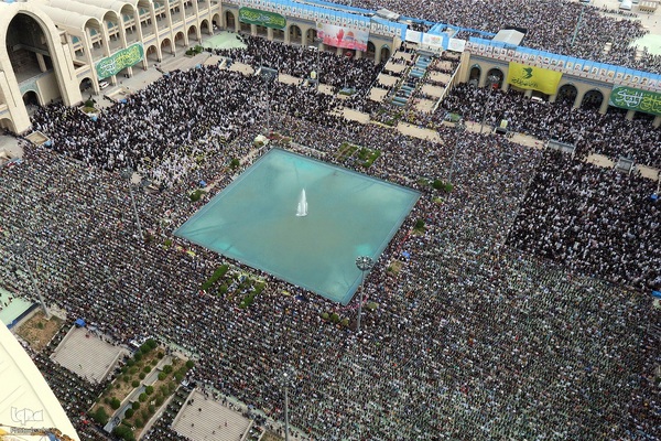 اقامه نماز عید فطر به امامت رهبر معظم انقلاب اسلامی