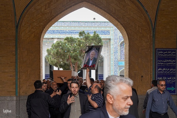 مراسم خاک سپاری خادم‌القرآن عبدالرسول عبایی