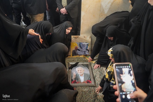 مراسم خاک سپاری خادم‌القرآن عبدالرسول عبایی