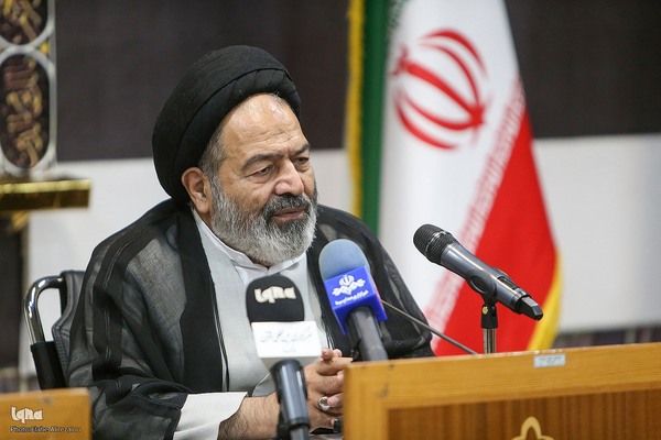 جلسه توجیهی قاریان اعزامی به حج با حضور نماینده ولی فقیه