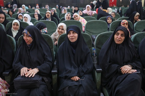 دورهمی دختران قرآنی در فرهنگسرای قرآن