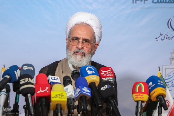 آیت‌الله علیرضا اعرافی، مدیر حوزه‌های علمیه کشور در نشست خبری همایش بین‌المللی یکصدمین سالگشت بازتأسیس حوزه علمیه قم