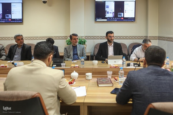 نشست ارائه راهکار‌های توسعه ابعاد بین‌المللی مسابقات قرآن ایران