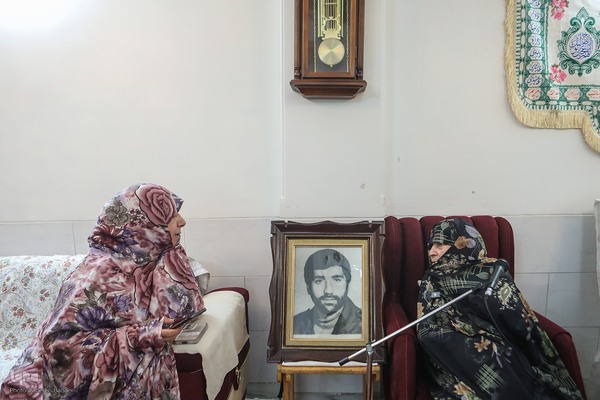 دیدار جامعه قرآنی با خانواده شهید سید جواد محمودی