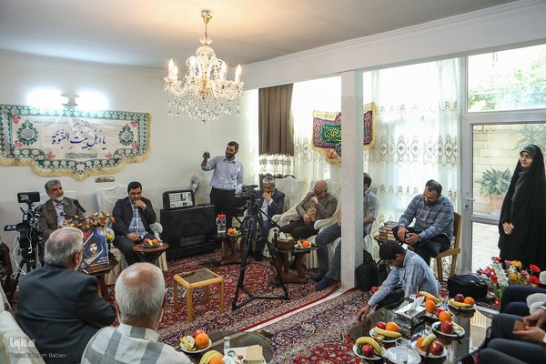 دیدار جامعه قرآنی با خانواده شهید سید جواد محمودی