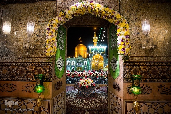 حرم مطهر رضوی در شب ولادت امام رضا(ع)