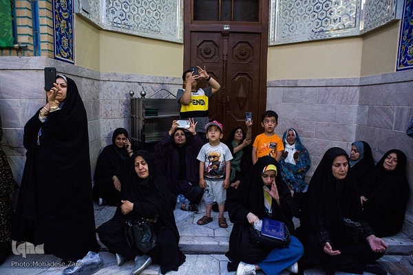 حرم مطهر رضوی در شب ولادت امام رضا(ع)