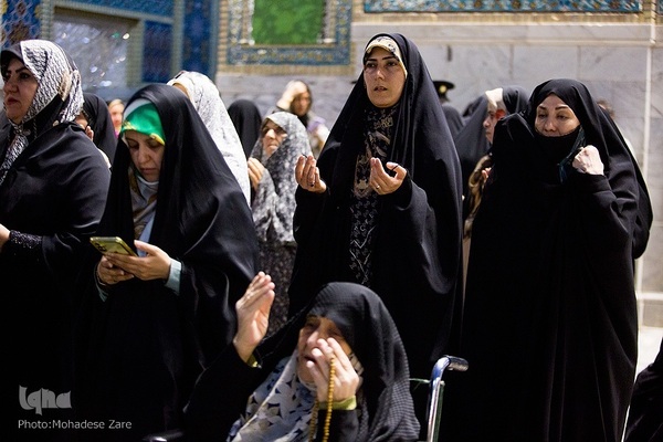 حرم مطهر رضوی در شب ولادت امام رضا(ع)