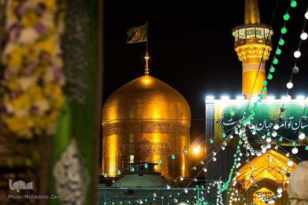 حرم مطهر رضوی در شب ولادت امام رضا(ع)