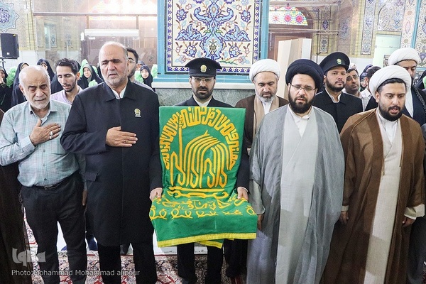 غبارروبی آستان علی‌بن مهزیار اهوازی