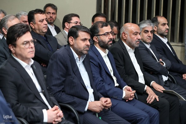 دیدار هزاران نفر از کارگران سراسر کشور با رهبر معظم انقلاب