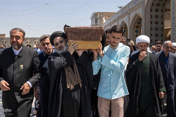 مراسم تشییع محمدحسین حشمت‌پور در حرم رضوی