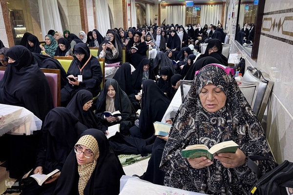 مراسم دعای کمیل زائران ایرانی در مدینه منوره