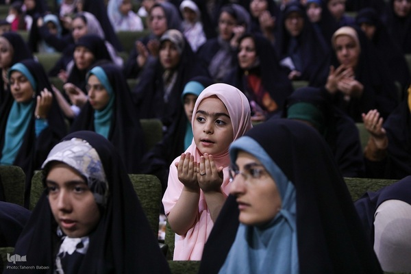 همایش تجلیل از حافظان کانون الزهرا مؤسسه مهد قرآن