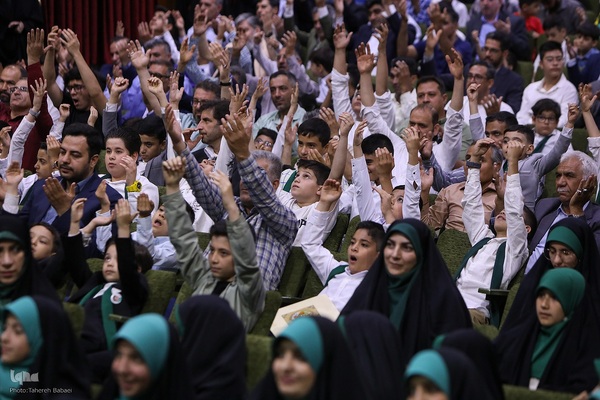 همایش تجلیل از حافظان کانون الزهرا مؤسسه مهد قرآن