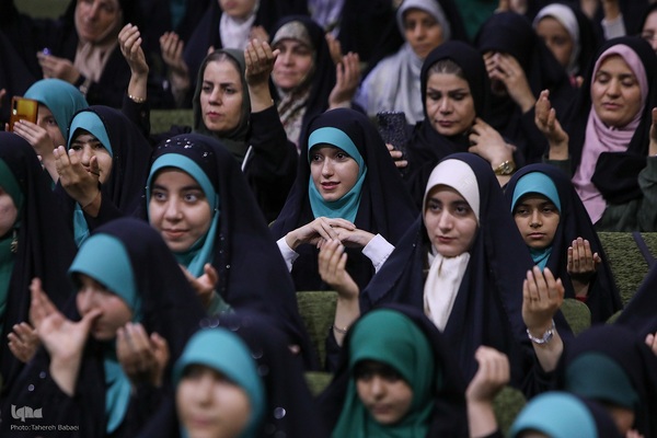 همایش تجلیل از حافظان کانون الزهرا مؤسسه مهد قرآن