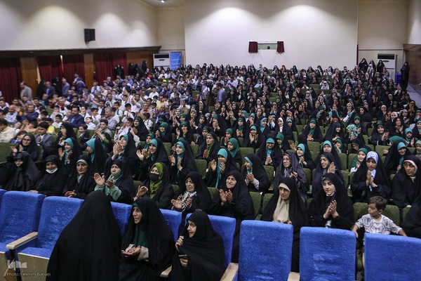 همایش تجلیل از حافظان کانون الزهرا مؤسسه مهد قرآن