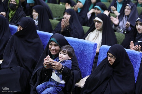 همایش تجلیل از حافظان کانون الزهرا مؤسسه مهد قرآن