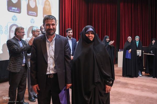 همایش تجلیل از حافظان کانون الزهرا مؤسسه مهد قرآن