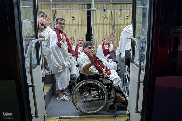کاروان ویژه جانبازان احرام بستند و عازم بیت الله الحرام شدند