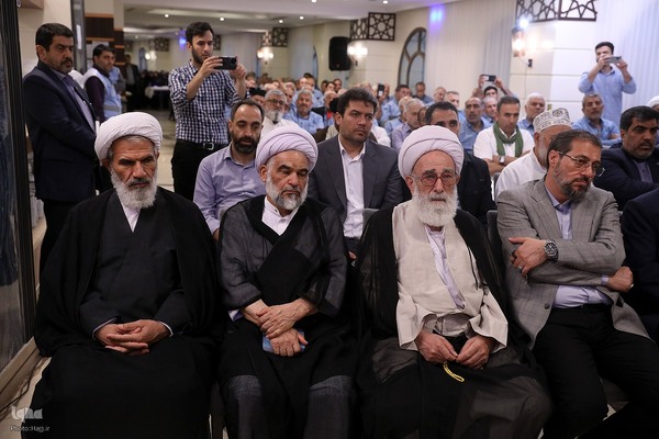 کمیل با شکوه زائران ایرانی در کنار حرم نبوی(ص)