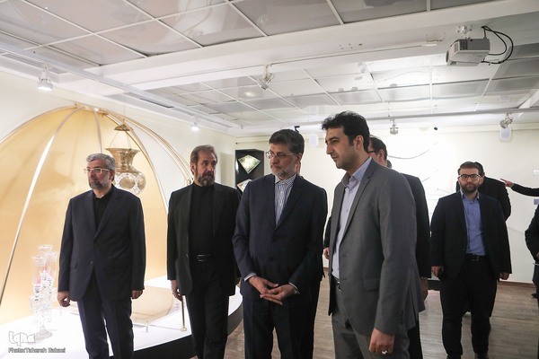 افتتاح نمایشگاه فرنود هشت