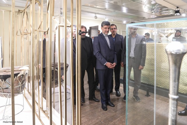 افتتاح نمایشگاه فرنود هشت