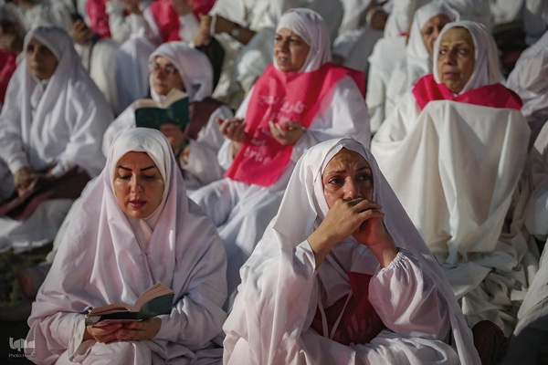 آوای دعای امام حسین (ع) در دل عرفات؛ شب بی‌نهایت نیاز