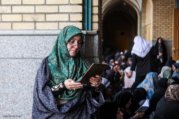 اجتماع پرشور دلدادگان حسینی در حرم عبدالعظیم (ع)؛ طنین دعای عرفه در قبله تهران