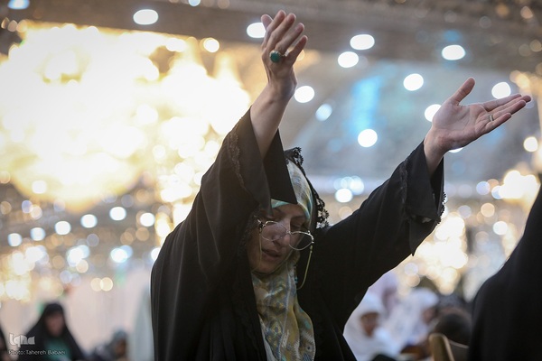 اجتماع پرشور دلدادگان حسینی در حرم عبدالعظیم (ع)؛ طنین دعای عرفه در قبله تهران