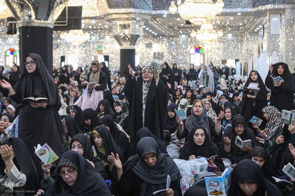 اجتماع پرشور دلدادگان حسینی در حرم عبدالعظیم (ع)؛ طنین دعای عرفه در قبله تهران