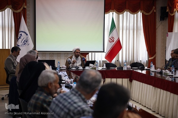 شست «حضرت علی(ع) از واقعیت تاریخی تا امام اسطوره‌ای» در مشهد