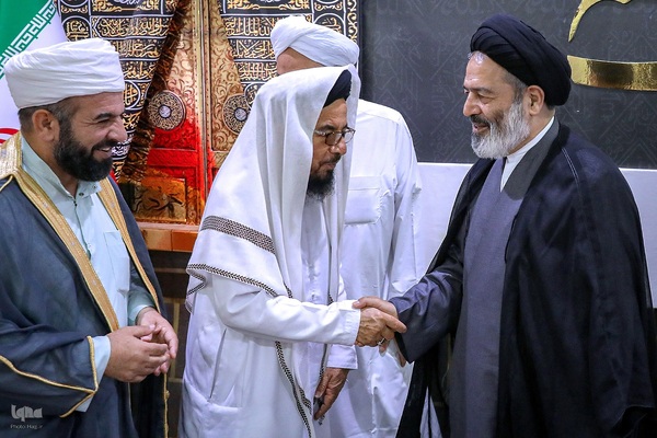 دیدار اعضای شورای افتاء اهل سنت با نماینده ولی‌فقیه در امور حج و زیارت