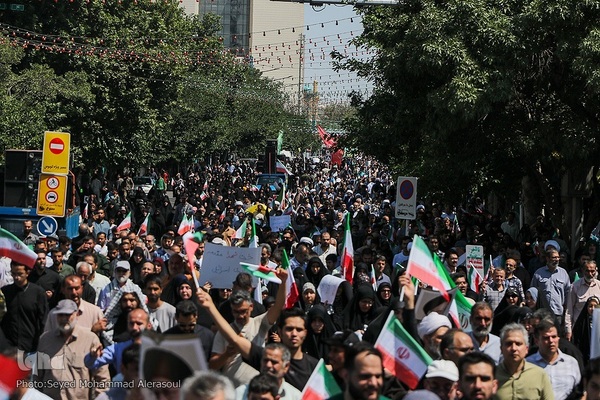 اجتماع مردم مشهد در محکومیت حمله اسرائیل به ایران