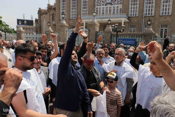 راهپیمایی مردم تبریز علیه تهاجم رژیم صهیونیستی