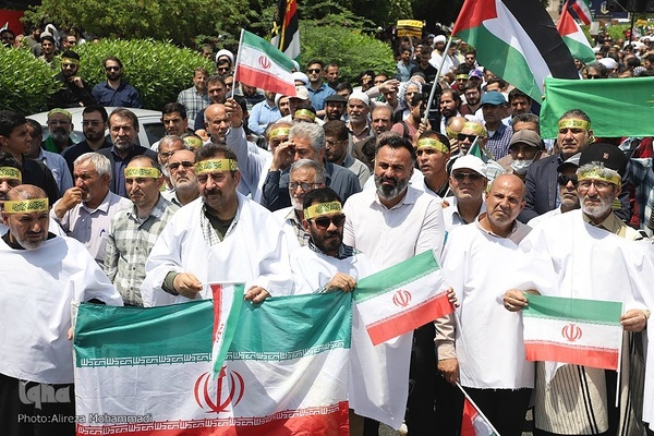 راهپیمایی مردم اهواز علیه تهاجم رژیم صهیونیستی