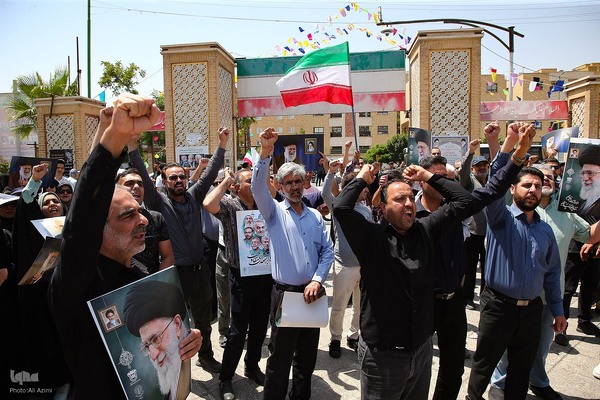 راهپیمایی مردم اصفهان علیه تهاجم رژیم صهیونیستی