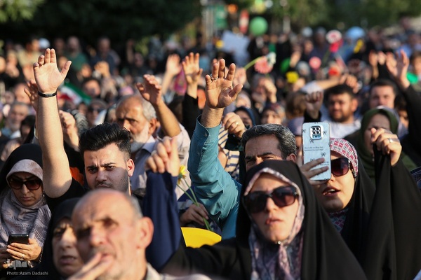 اجتماع بزرگ مردم قزوین در غدیر