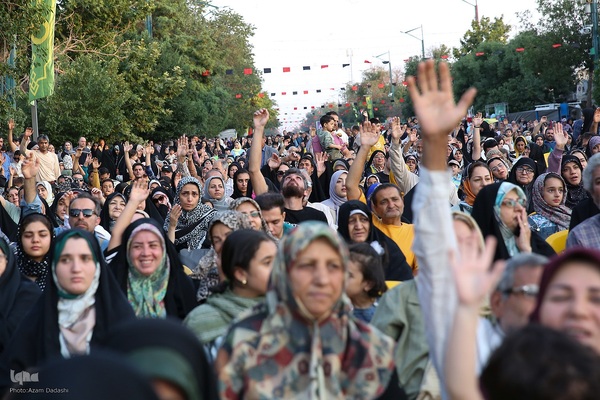 اجتماع بزرگ مردم قزوین در غدیر