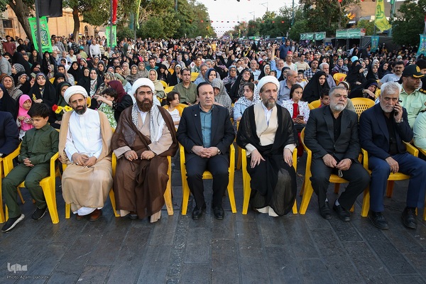 اجتماع بزرگ مردم قزوین در غدیر